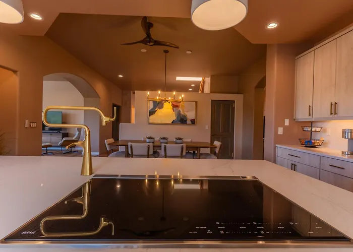 Red Rock View, Hot Tub, 3914sqft, Pets
