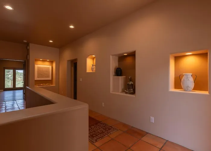 Red Rock View, Hot Tub, 3914sqft, Pets *